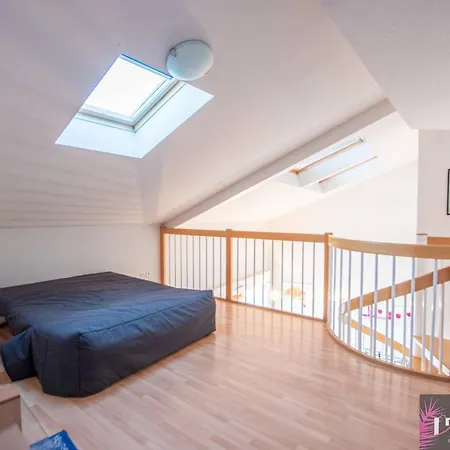 Grand Duplex Avec Terrasse Et Piscine - Fr-1-825-62 Апартаменты